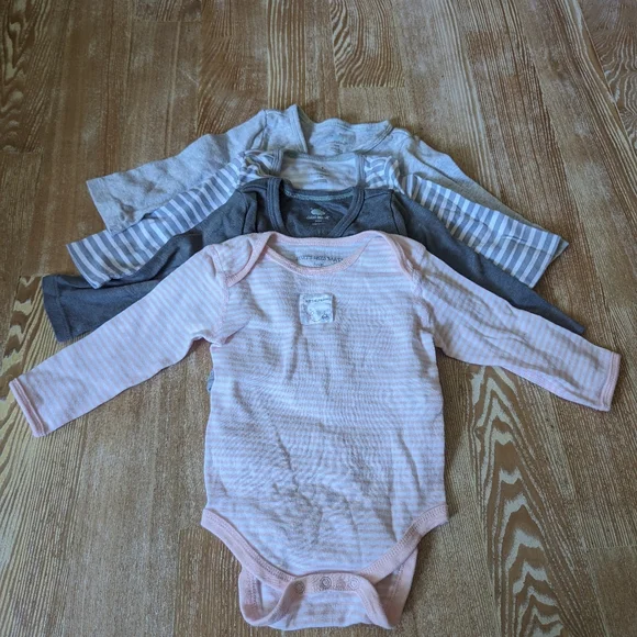 17 Piece Baby Girl Clothing Bundle 3-6 Months